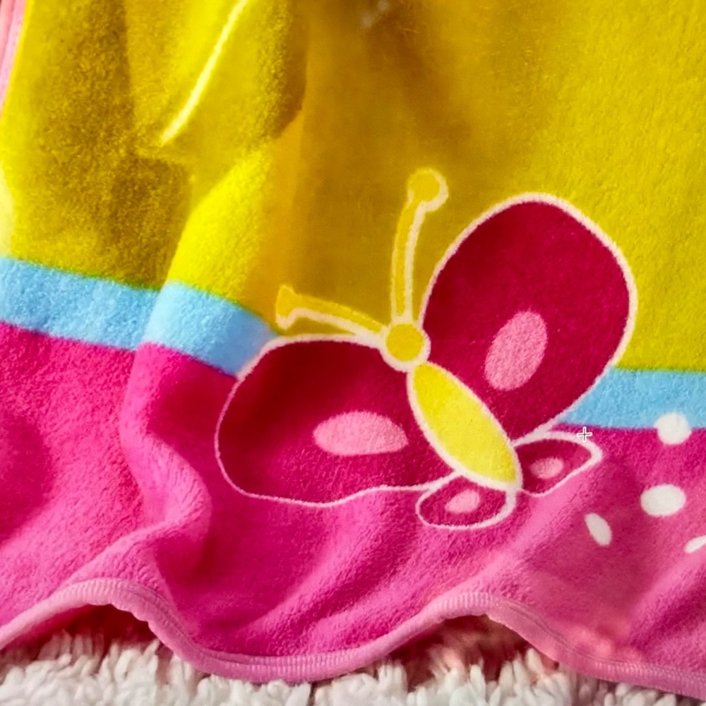 LEGO BUNDLE OF 5  Butterfly Girl items: Plush, Throw, Keychain, Landyard, Bag. - Picture 10 of 10